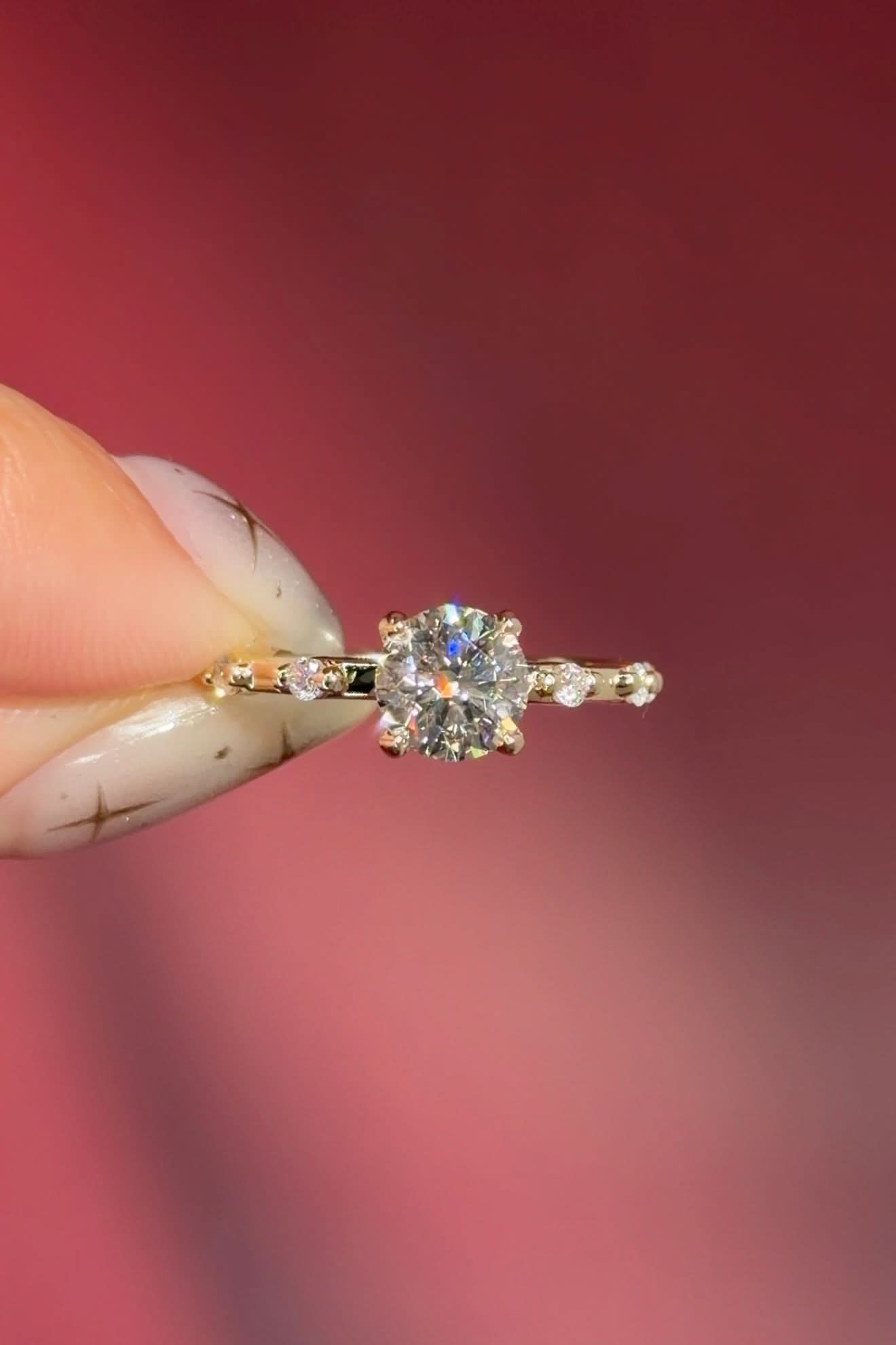 1.00ct E-VS1 Round Lab Diamond Daisy