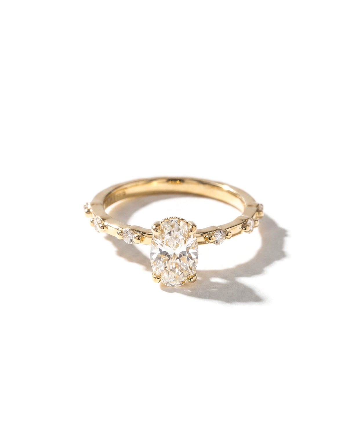 1.03ct E-VS1 Oval Lab Diamond Daisy