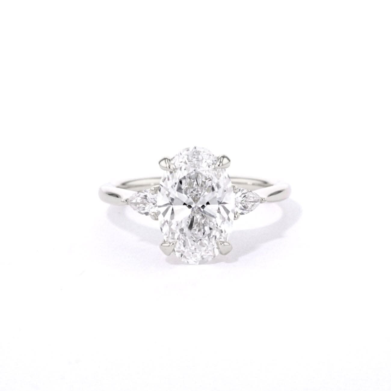 Petite Gracie Oval