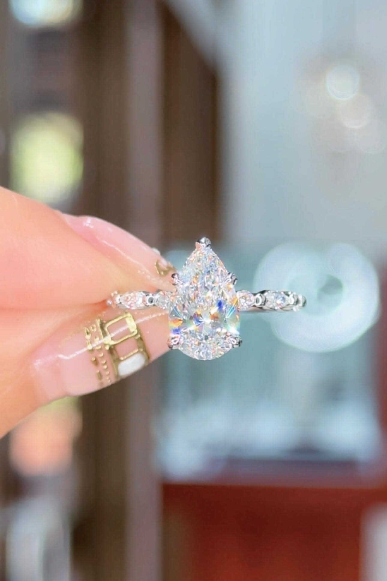 2.05ct D-VVS2 Pear Lab Diamond Rei