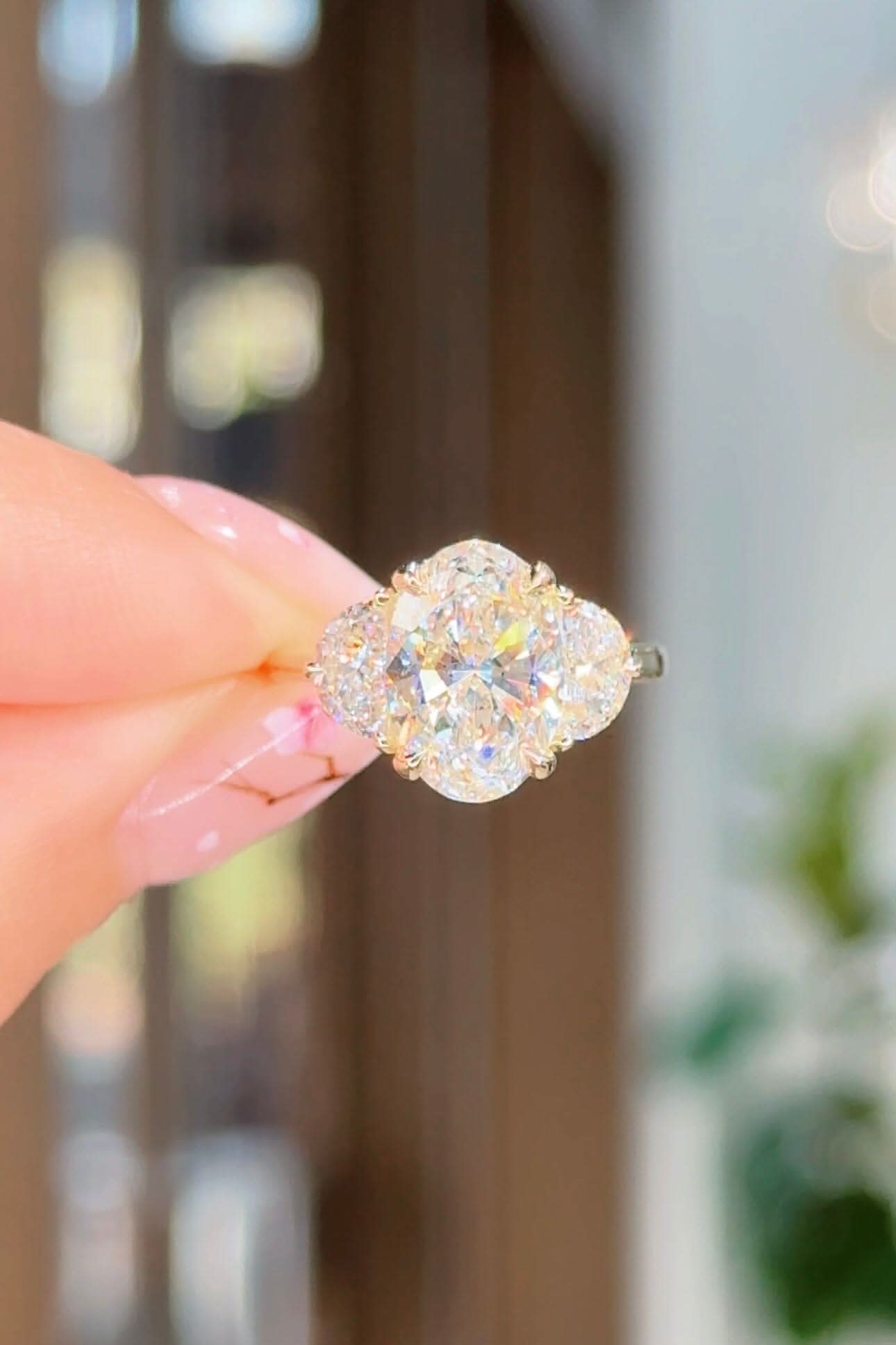 2.85ct E-VVS2 Oval Lab Diamond Lucia