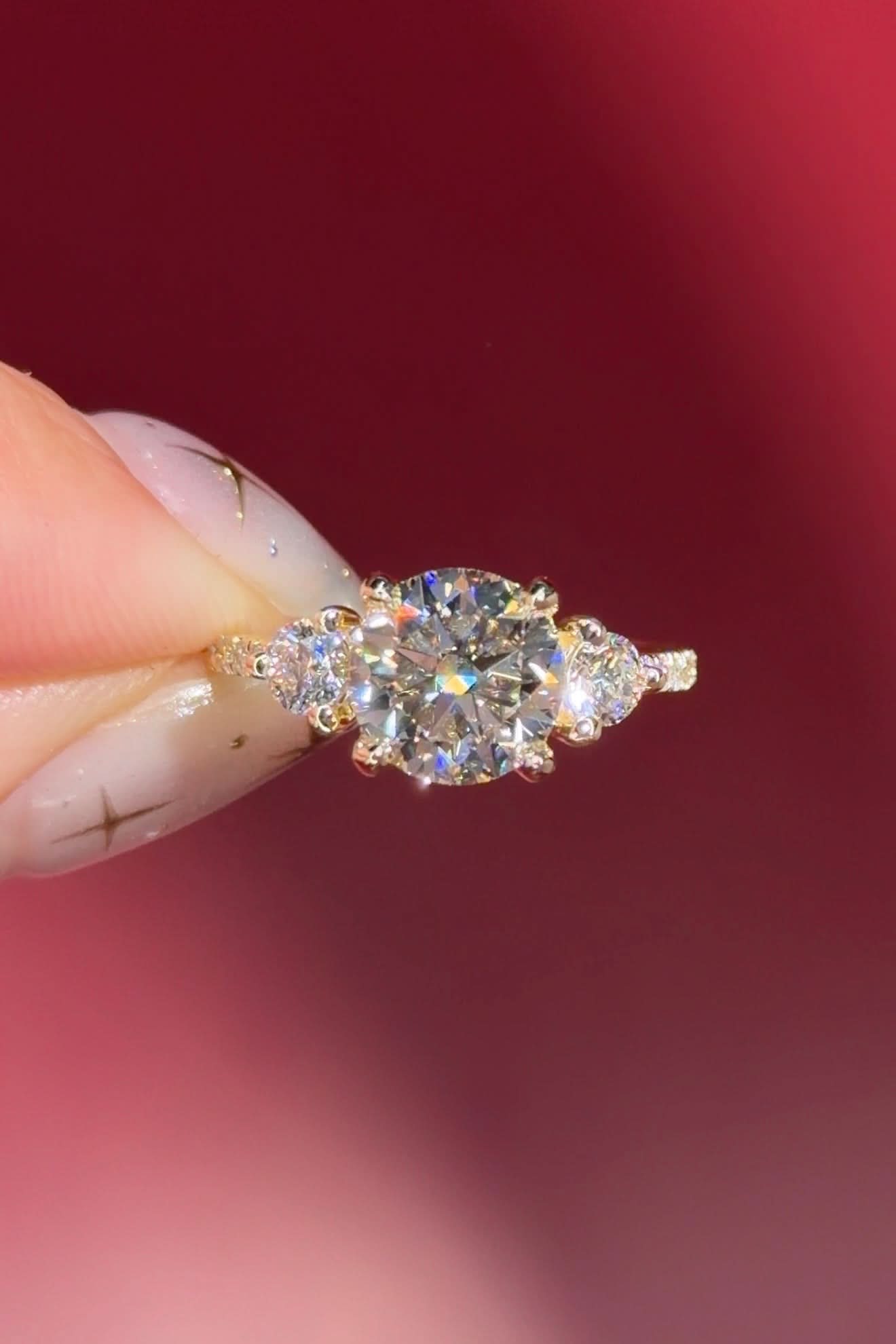 2.00ct F-VS1 Round Lab Diamond Meghan Pavé