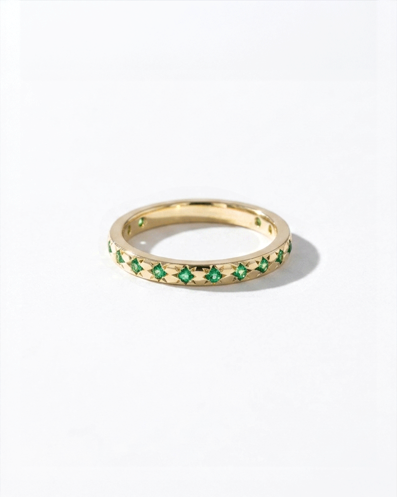Natural Emerald Star Band